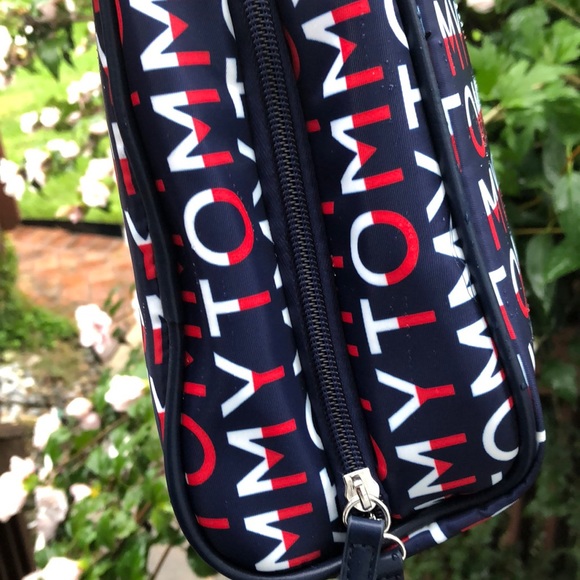 Tommy Hilfiger Cosmetic Bag - Picture 3 of 6